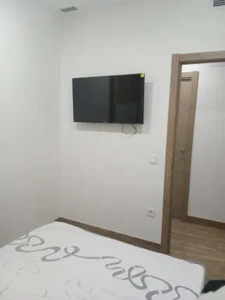 Se alquila 2 habitaciones