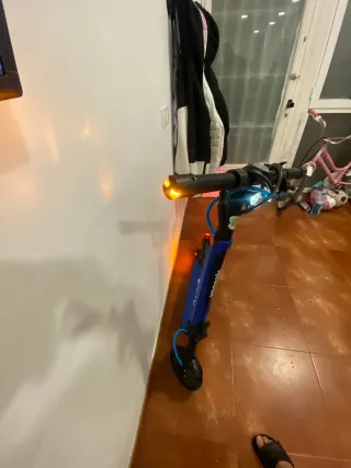 Patinete Eléctrico Azul