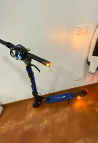 Patinete Eléctrico Azul
