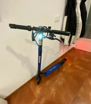 Patinete Eléctrico Azul