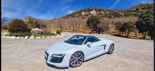 Audi R8 2011 v8 spyder