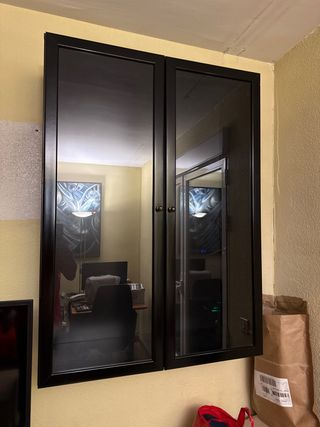 URGE Vitrina de cristal y metal negra