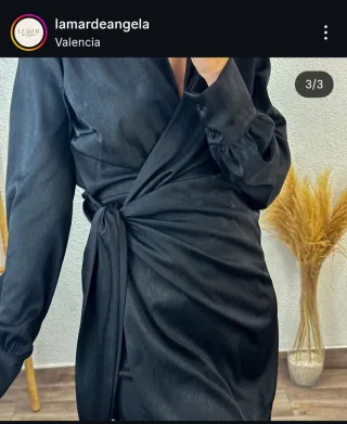 Vestido negro cruzado