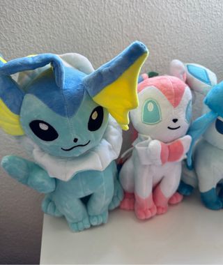 Lote Peluches Pokemon Vaporeon Sylveon y Glaceon