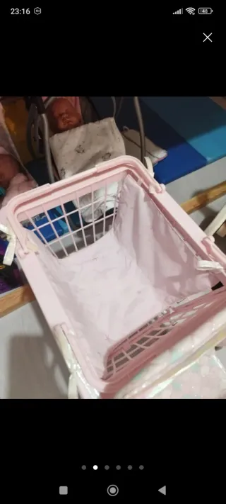 Carro de la compra  de juguete como nuevo