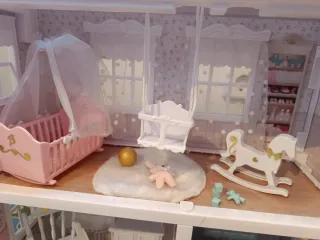 Casa Barriguitas con carritos y armario