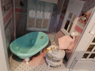 Casa Barriguitas con carritos y armario