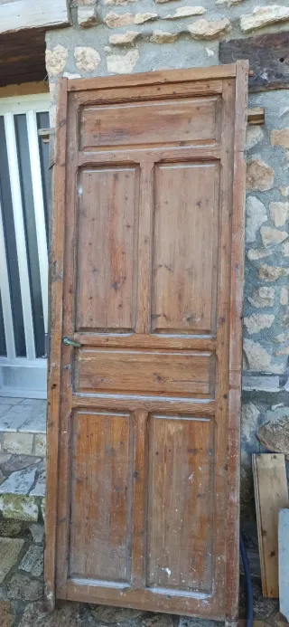 Puertas de madera antigua