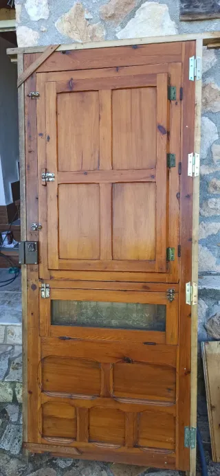 Puertas de madera antigua