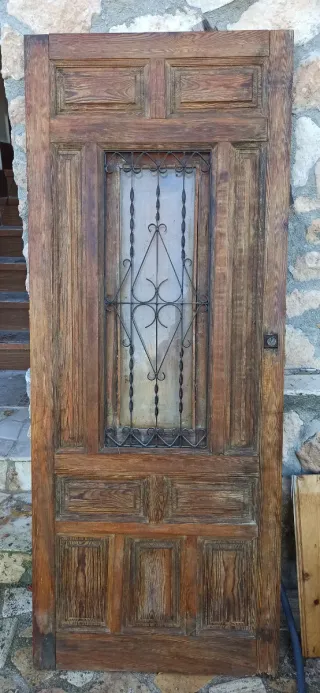 Puertas de madera antigua
