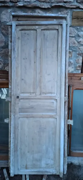Puertas de madera antigua