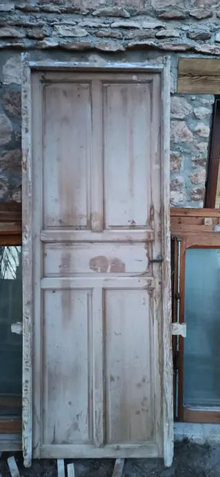Puertas de madera antigua