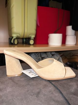 Sandalias Zara tacón ancho beige