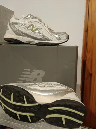 Zapatillas New Balance 204 Gris Plata