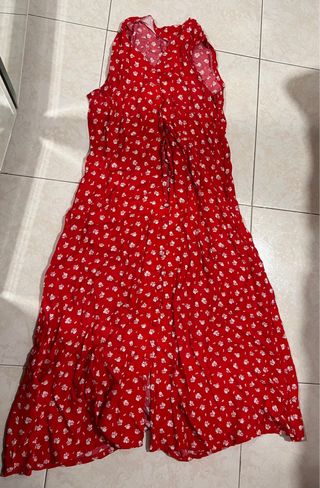 Blusa blanca con flores negras