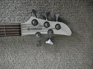 Bajo Yamaha RBX5 A2 Blanco