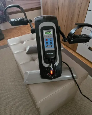 Máquina Pedaleta Eléctrica con Mando