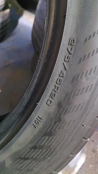 Neumático 275/45/20