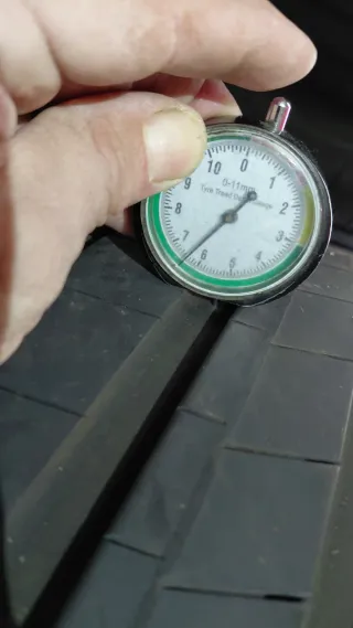 Neumático 275/45/20