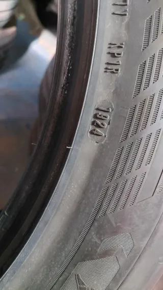 Neumático 275/45/20