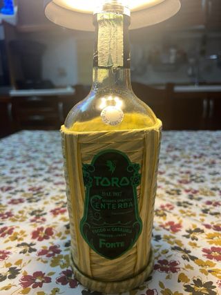 Lampada bottiglia Toro in paglia