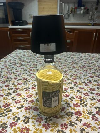 Lampada bottiglia Toro in paglia