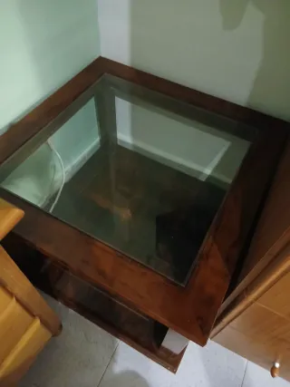 Mesa baja madera caoba y cristal moderna