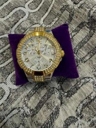 Reloj Guess Dorado y Plateado