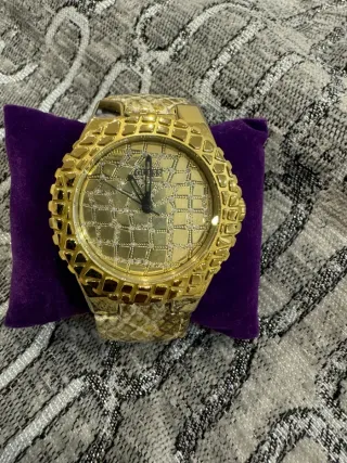 Reloj Guess Dorado