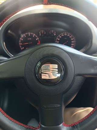 Pegatina emblema volante Seat León mk1/2 Ibiza 6L