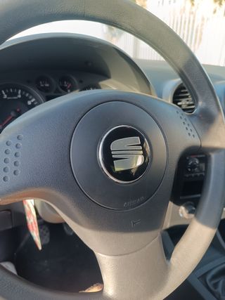 Pegatina emblema volante Seat León mk1/2 Ibiza 6L