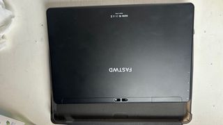 TABLET CON TECLADO Y RATÓN