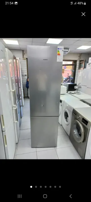 Nevera Siemens 2,cm nueva con tara 1 años garantía