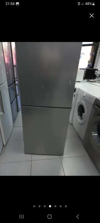 Nevera Siemens 2,cm nueva con tara 1 años garantía