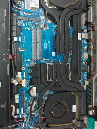 Pantalla Portátil Asus G733Q 2K 165Hz