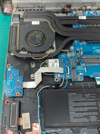 Pantalla Portátil Asus G733Q 2K 165Hz