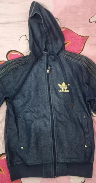 Chaqueta Adidas tejana azul con capucha