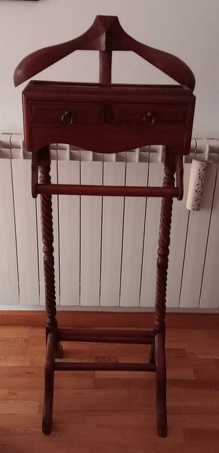 Galán de noche de madera