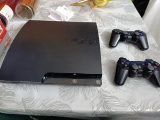 PlayStation 3 Negra + 8 Juegos