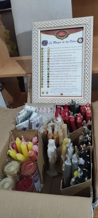 Lote de artículos religiosos y otros amuletos