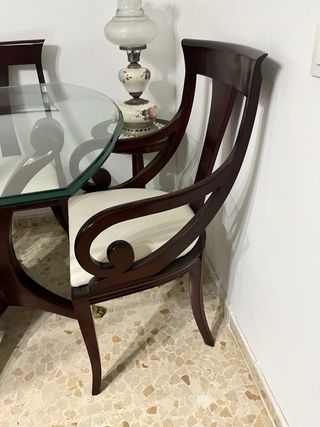 Mesa cristal y 6 sillas caoba