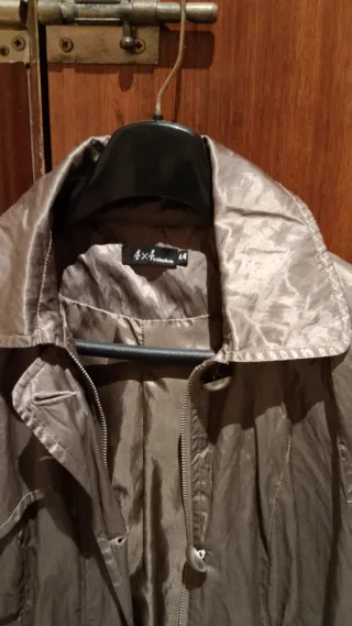 Gabardina gris/verde talla 44