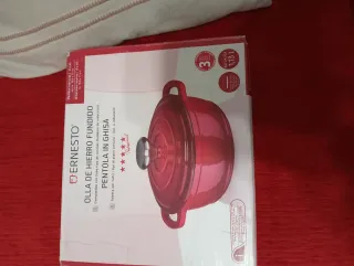 Olla Ernesto Hierro Fundido Roja 1.13L