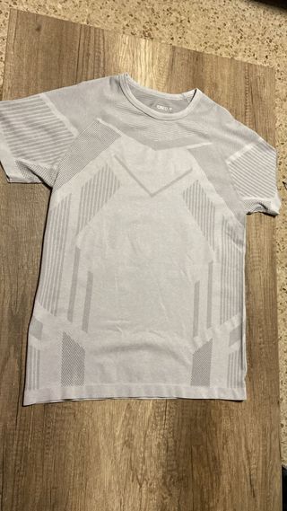 Camiseta deportiva gris