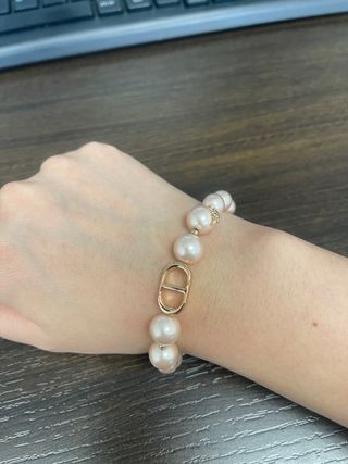 Pulsera Dior Perlas Rosas y Abeja Dorada