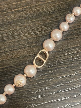 Pulsera Dior Perlas Rosas y Abeja Dorada