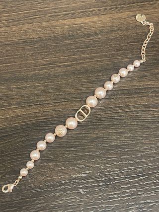 Pulsera Dior Perlas Rosas y Abeja Dorada