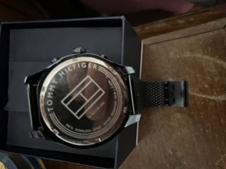 Relógio Tommy Hilfiger Preto e Cinza