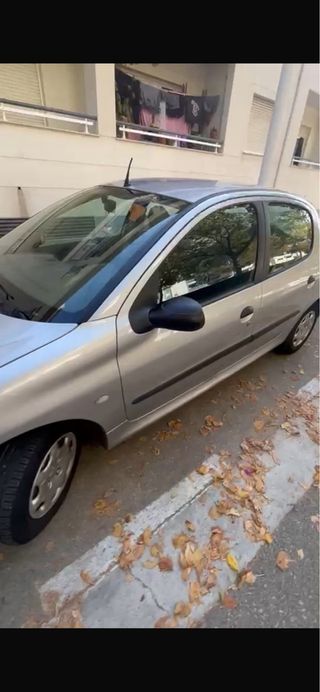 Peugeot 206  1999
