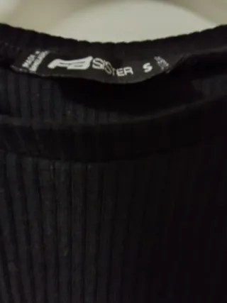 Vestido negro de manga larga